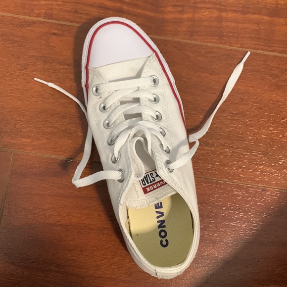 Unisex Classic Converse Sneakers, Size 7 - Picture 9 of 9